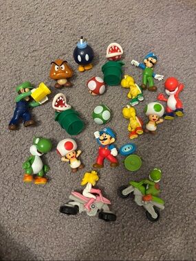 Super Mario figure lot